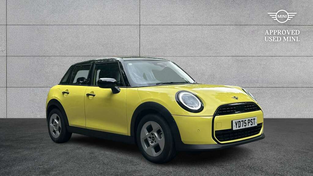 Mini Hatch 1.5 C Classic 2026 Yellow