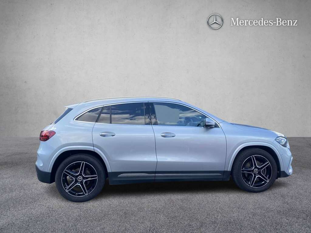 Mercedes-Benz GLA Class 200D Amg Line Executive 2026 Silver #3
