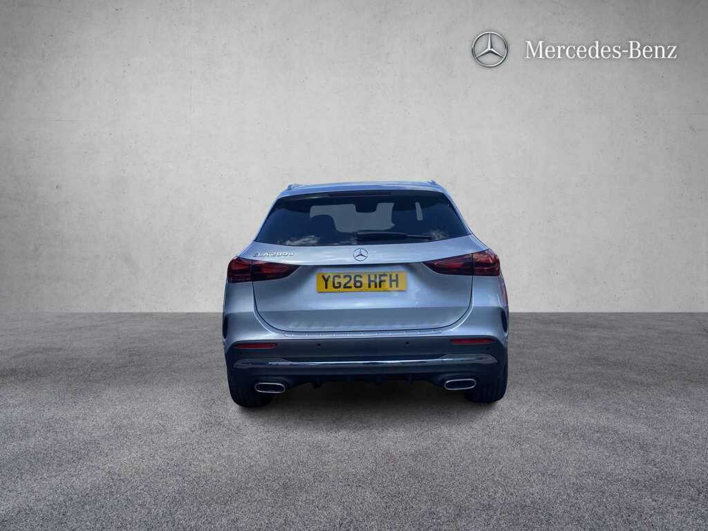 Mercedes-Benz GLA Class 200D Amg Line Executive 2026 Silver #4