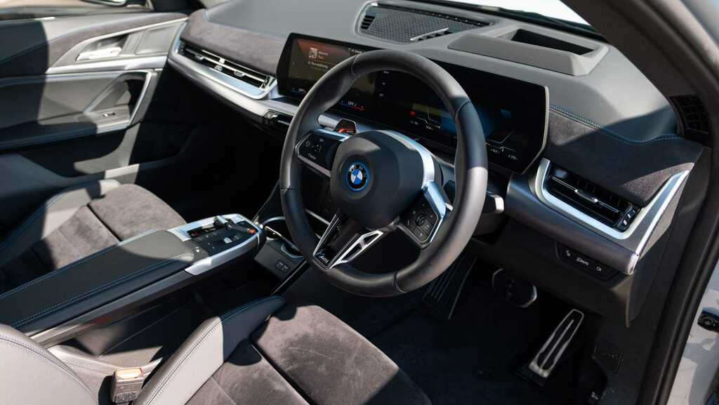 BMW iX2 230Kw Xdrive30 M Sport 65Kwh 2024 Grey #3