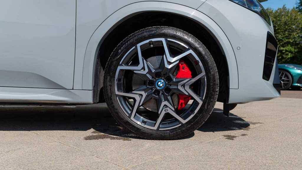 BMW iX2 230Kw Xdrive30 M Sport 65Kwh 2024 Grey #4