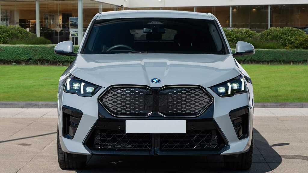 BMW iX2 230Kw Xdrive30 M Sport 65Kwh 2024 Grey #6