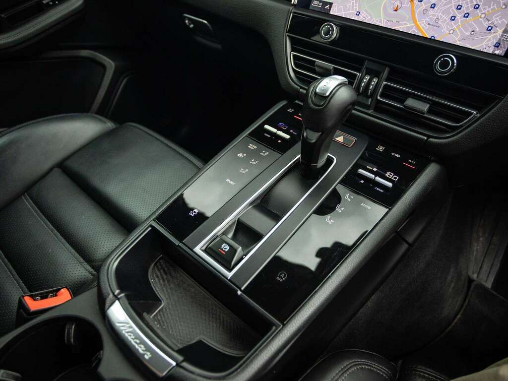 Porsche Macan 2.0T Pdk 4Wd Euro 6 Ss Red #23