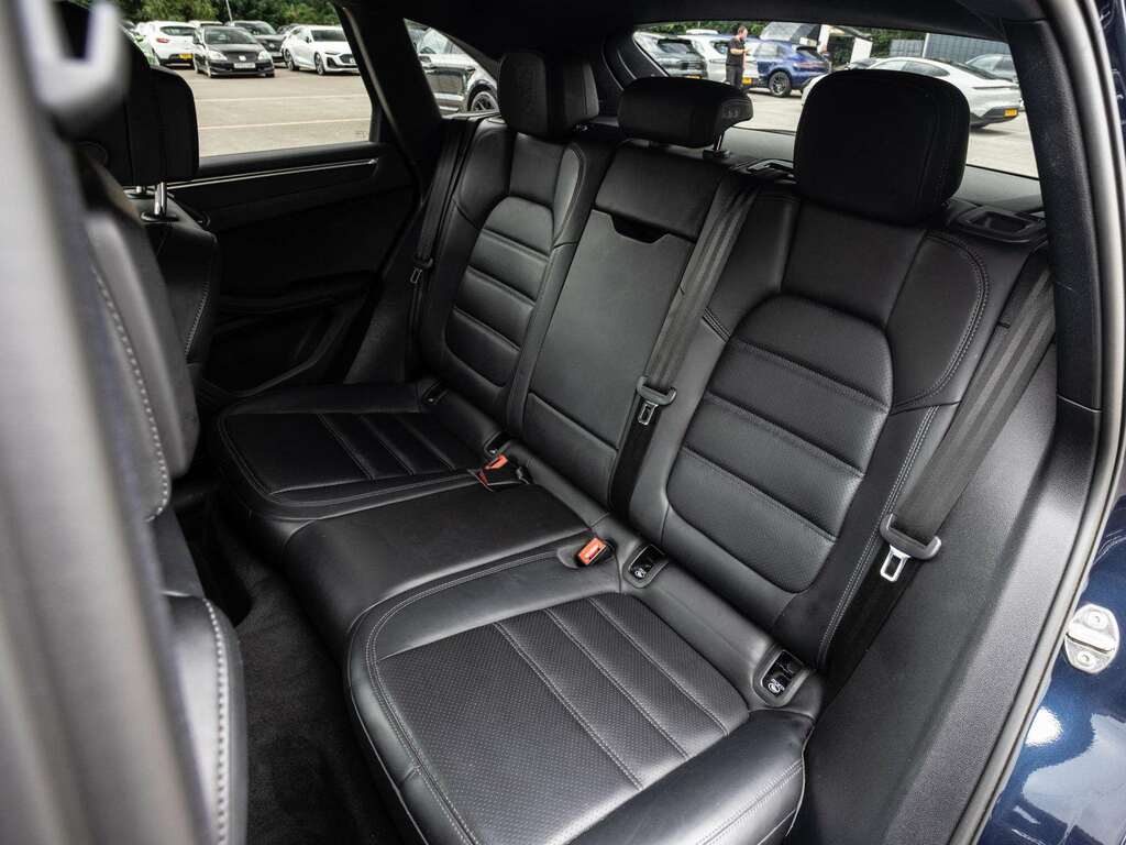 Porsche Macan 2.0T Pdk 4Wd Euro 6 Ss Red #17