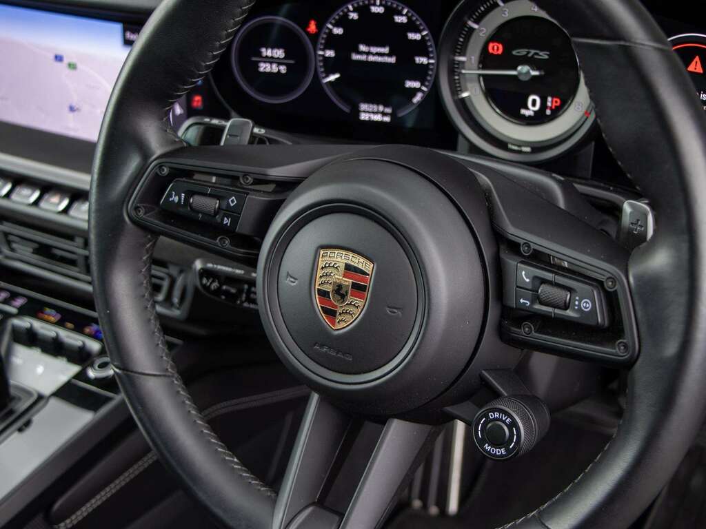 Porsche 911 Targa 4 Gts S-a 2023 Black #14