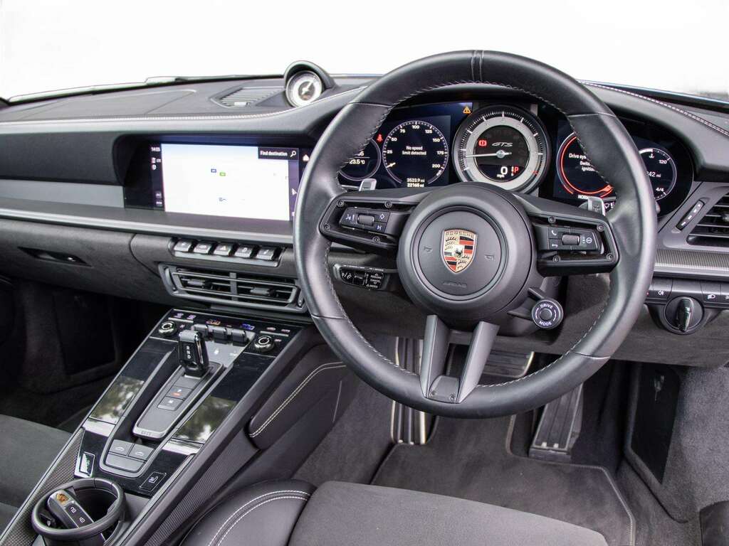 Porsche 911 Targa 4 Gts S-a 2023 Black #15