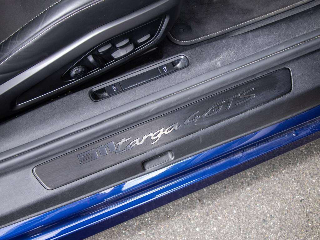 Porsche 911 Targa 4 Gts S-a 2023 Black #12