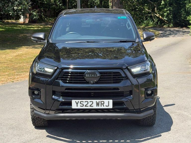 Toyota HILUX 2.8 D-4d Invincible X 4Wd Euro 6 Ss #6