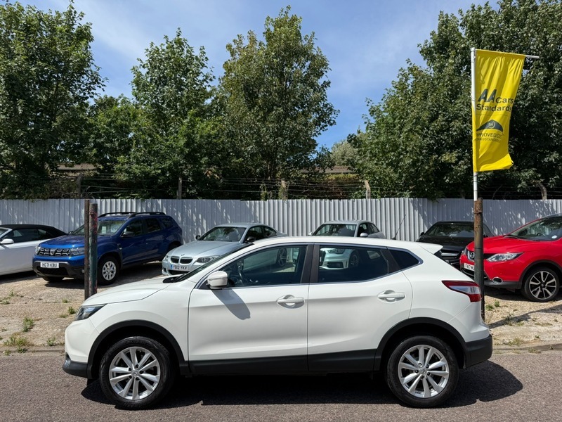 Nissan Qashqai Acenta Dig-t White #5