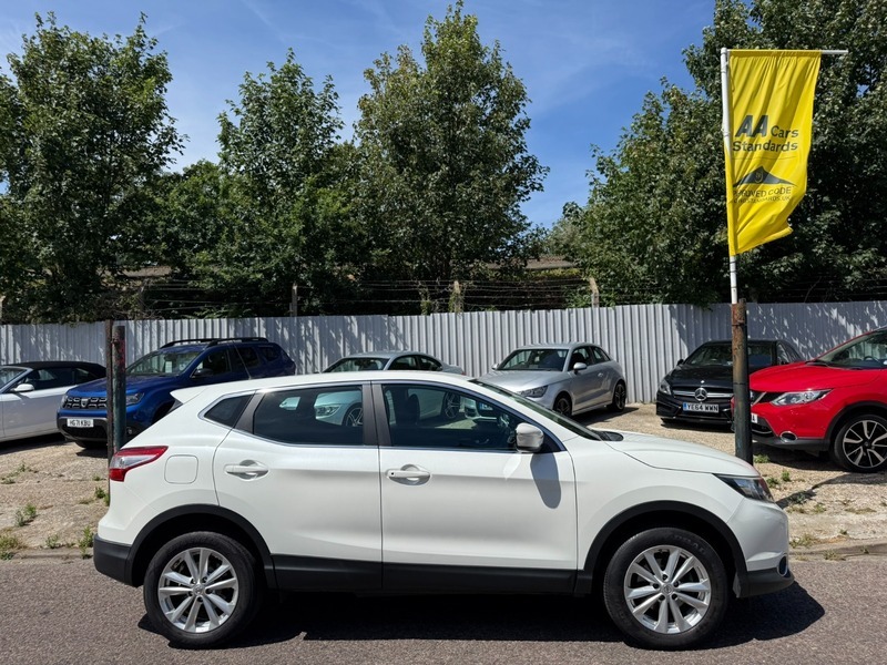 Nissan Qashqai Acenta Dig-t White #2