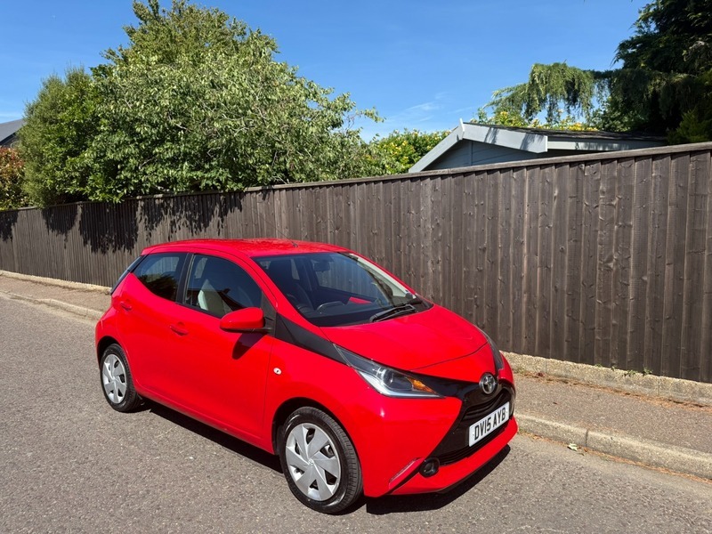 Toyota Aygo Vvt-i X-play Red #4