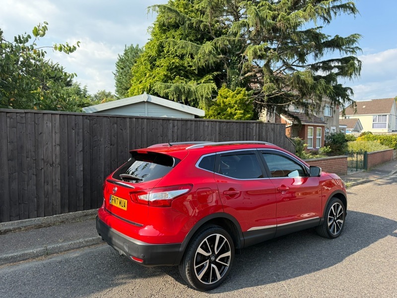 Nissan Qashqai Dci Tekna Red #3