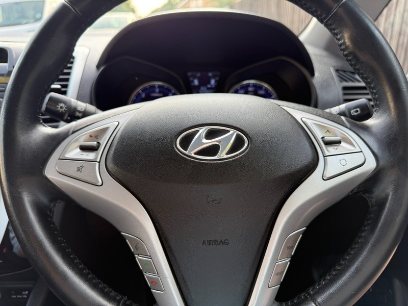 Hyundai Ix20 1.6 Se Nav Red #17