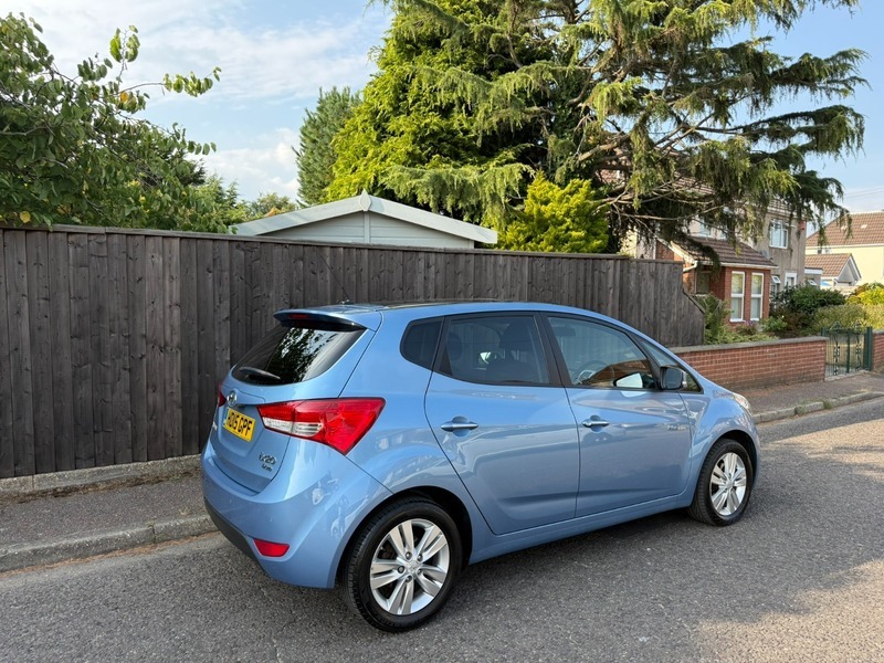 Hyundai Ix20 Crdi Se Nav Blue Silver #3