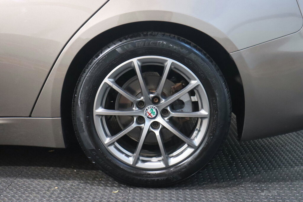 Alfa Romeo Giulia 2.2 Td Speciale Saloon Euro 6 S S Red #45