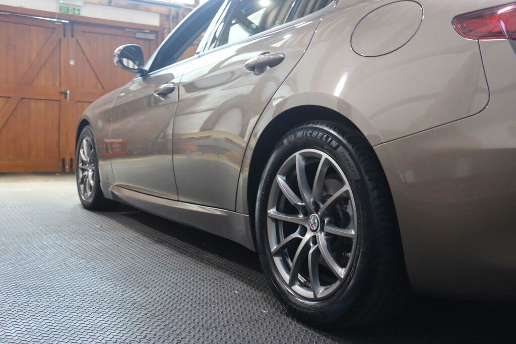 Alfa Romeo Giulia 2.2 Td Speciale Saloon Euro 6 S S Red #62
