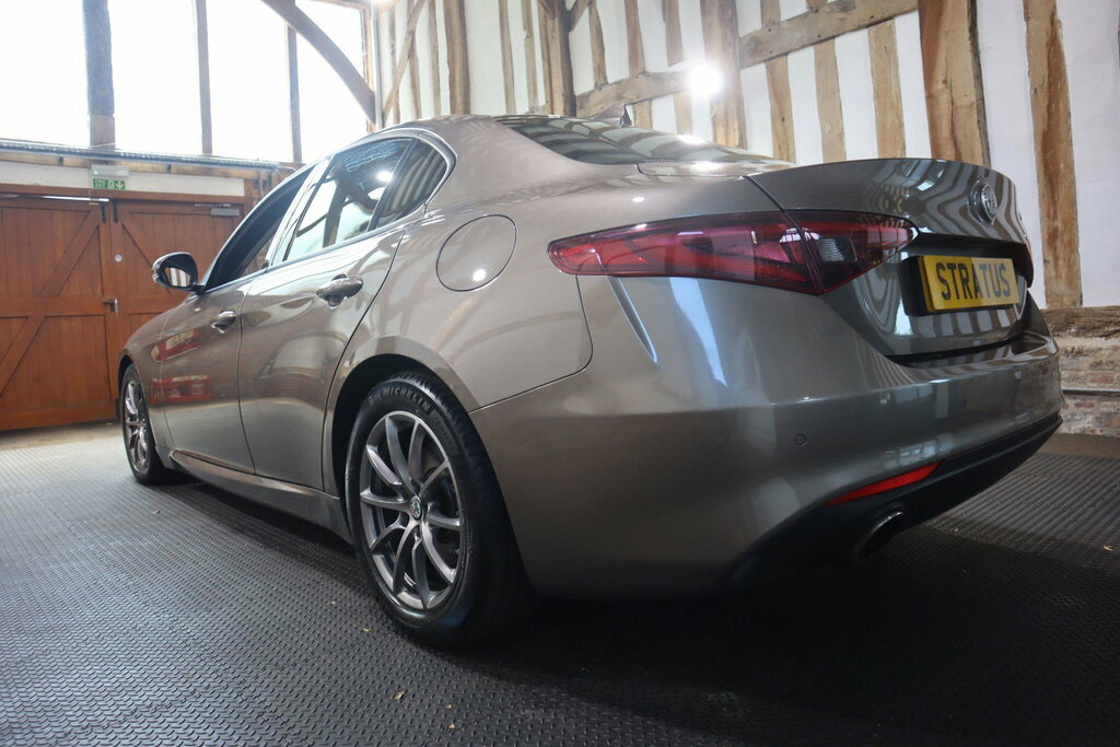 Alfa Romeo Giulia 2.2 Td Speciale Saloon Euro 6 S S Red #60