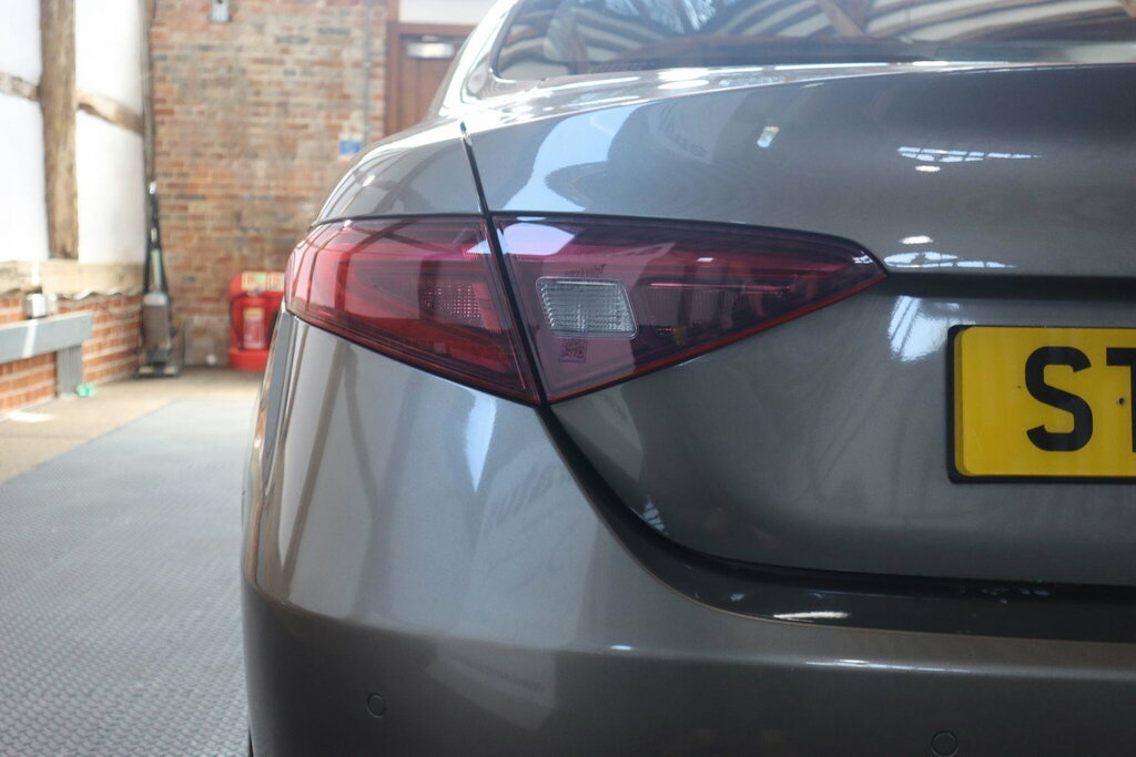 Alfa Romeo Giulia 2.2 Td Speciale Saloon Euro 6 S S Red #59