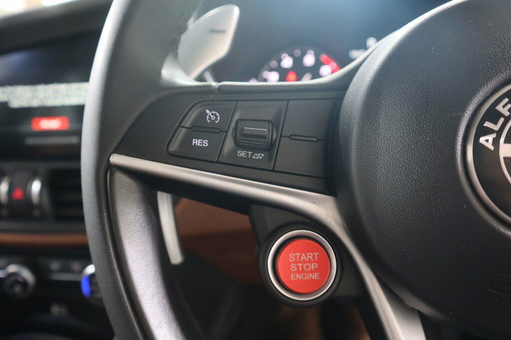 Alfa Romeo Giulia 2.2 Td Speciale Saloon Euro 6 S S Red #24