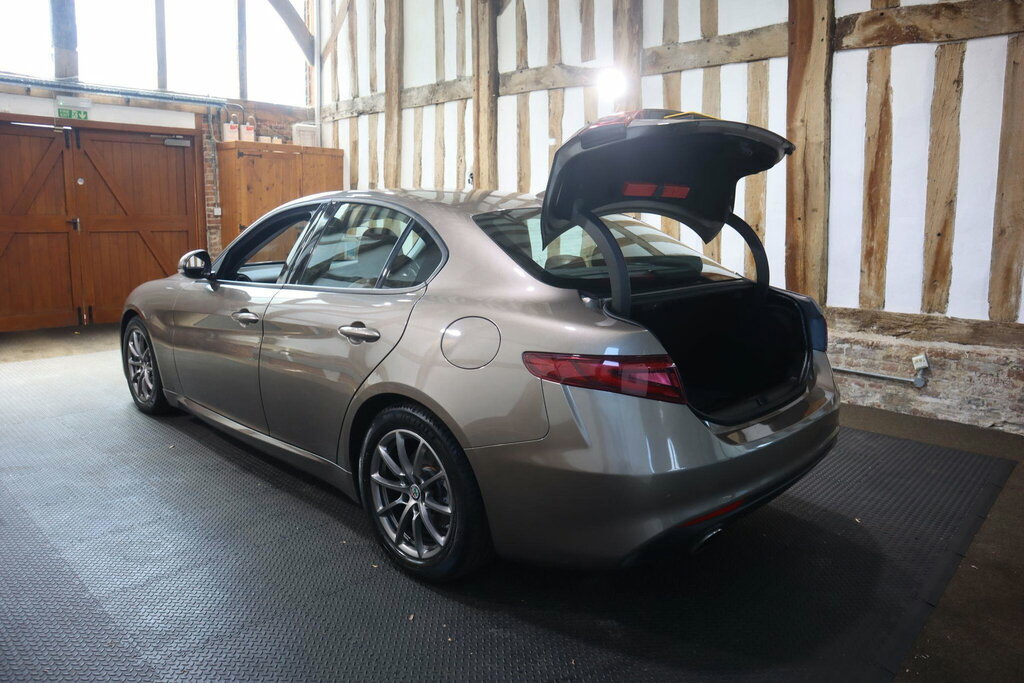 Alfa Romeo Giulia 2.2 Td Speciale Saloon Euro 6 S S Red #47