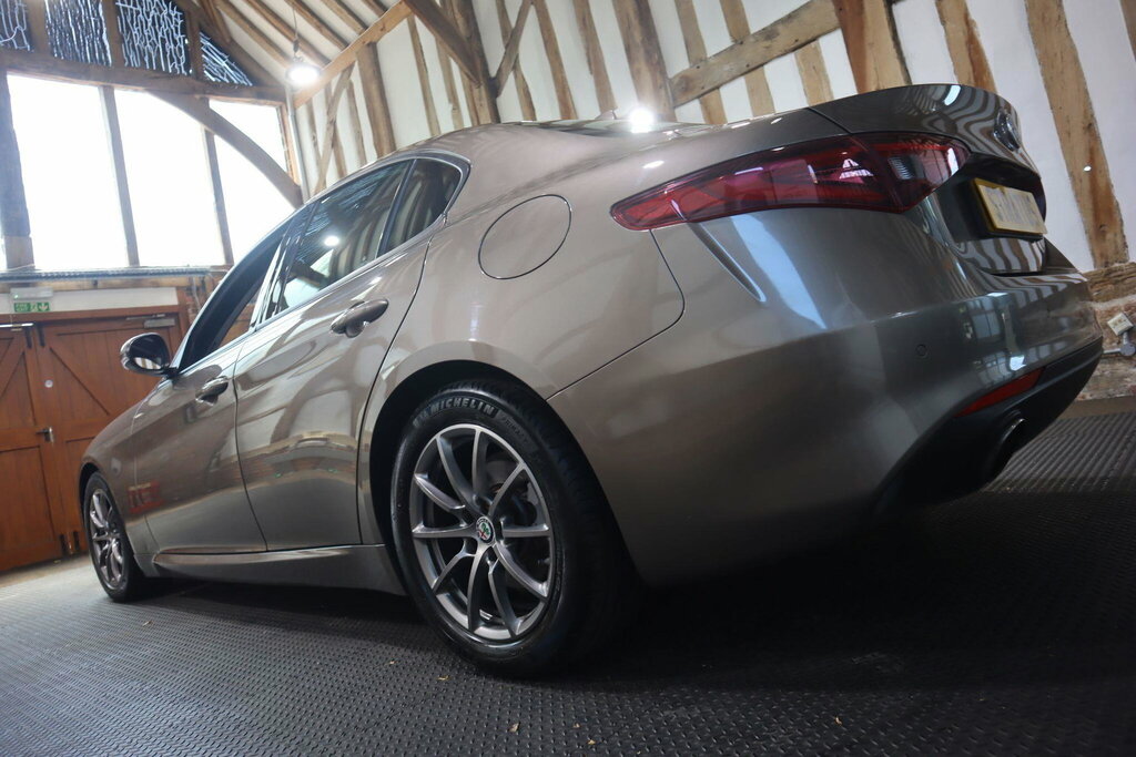 Alfa Romeo Giulia 2.2 Td Speciale Saloon Euro 6 S S Red #61