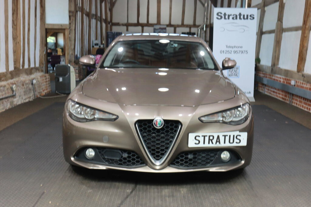Alfa Romeo Giulia 2.0T Super Euro 6 S S Beige #2
