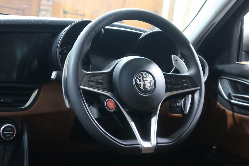 Alfa Romeo Giulia 2.2 Td Speciale Saloon Euro 6 S S Red #44