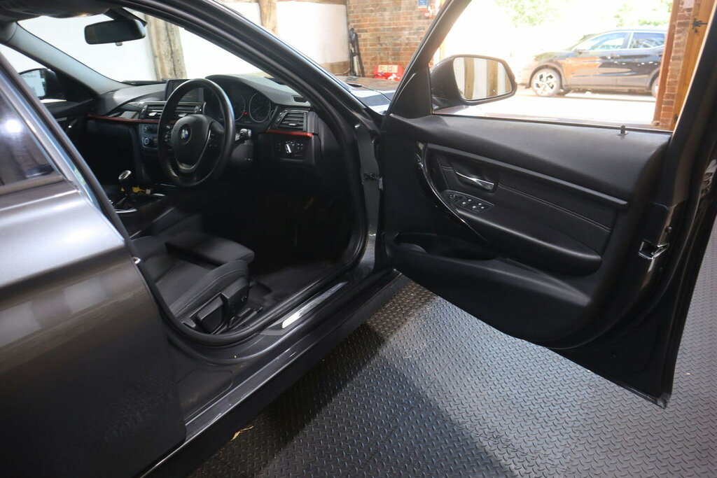 BMW 3 Series 318I Sport Blue #8