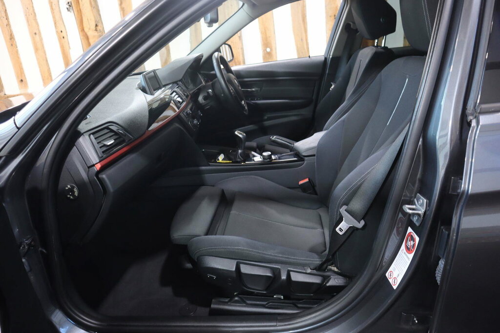 BMW 3 Series 318I Sport Blue #31