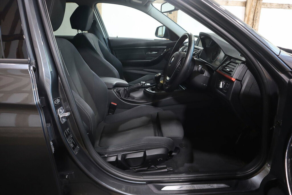 BMW 3 Series 318I Sport Blue #10
