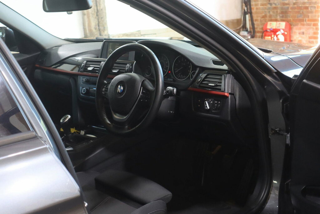BMW 3 Series 318I Sport Blue #9
