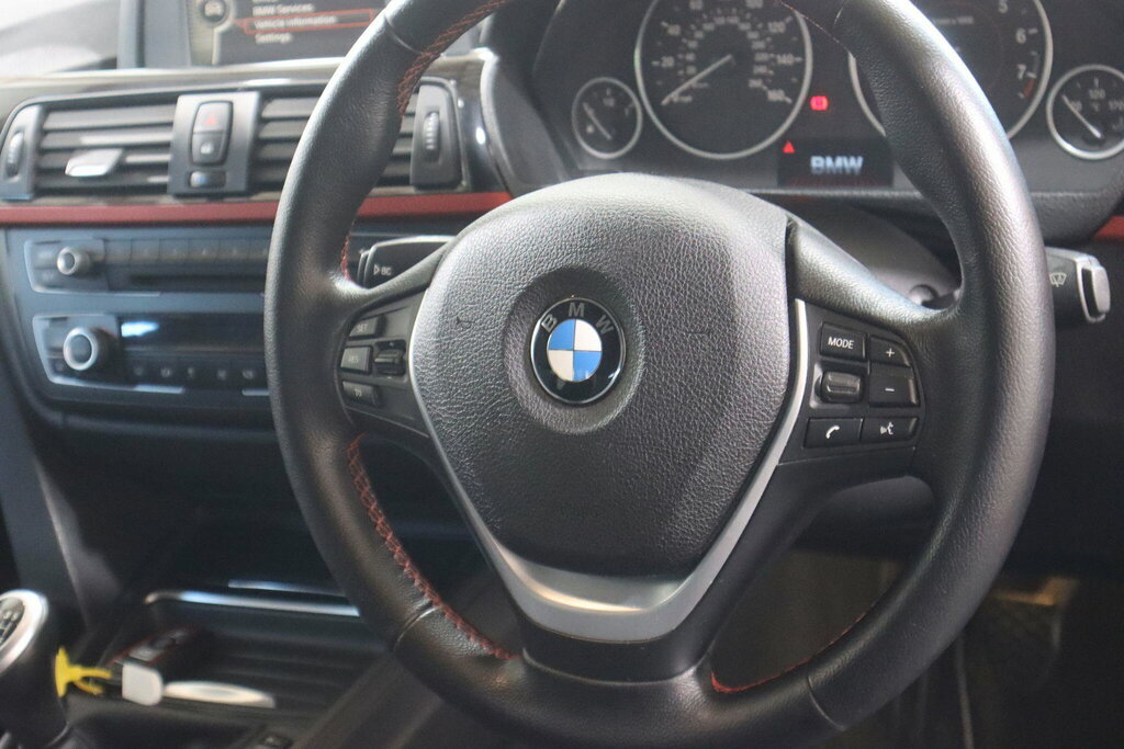 BMW 3 Series 318I Sport Blue #16