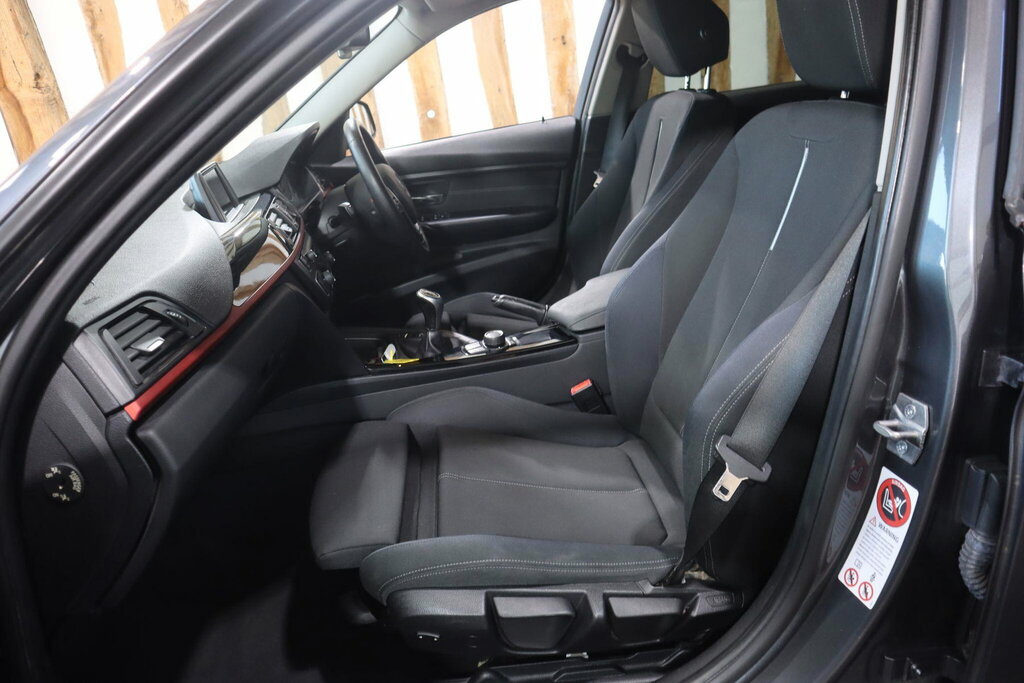 BMW 3 Series 318I Sport Blue #32