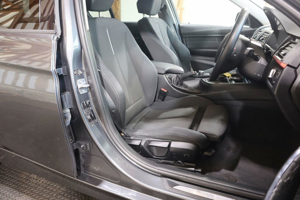 BMW 3 Series 318I Sport Blue #11