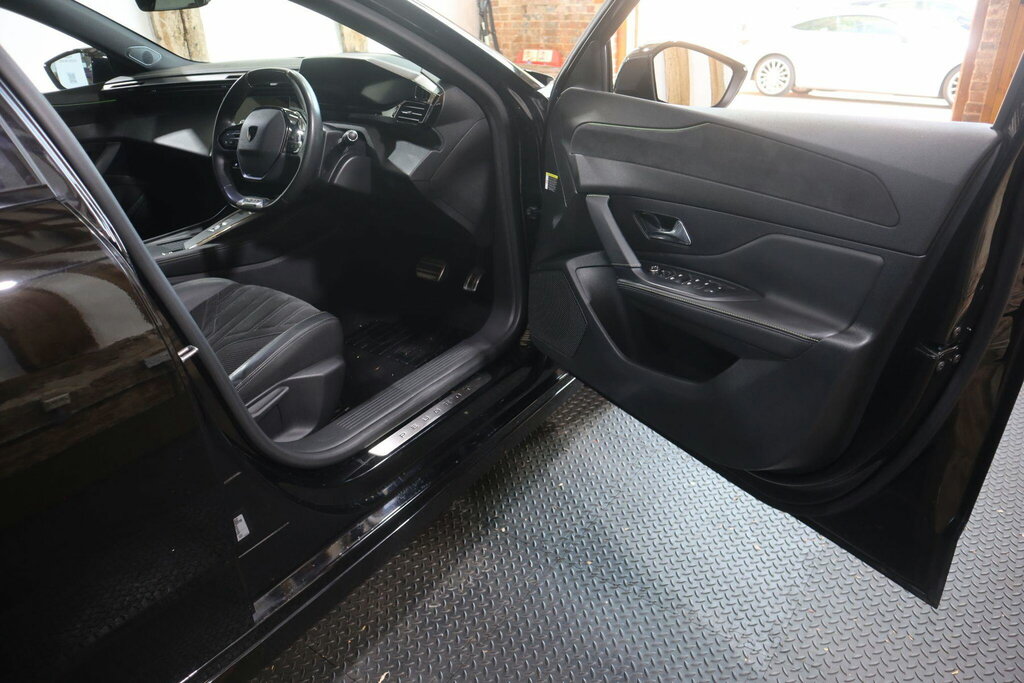 Peugeot 308 1.2 Puretech Allure Premium Eat8 - 2022 22 Red #7
