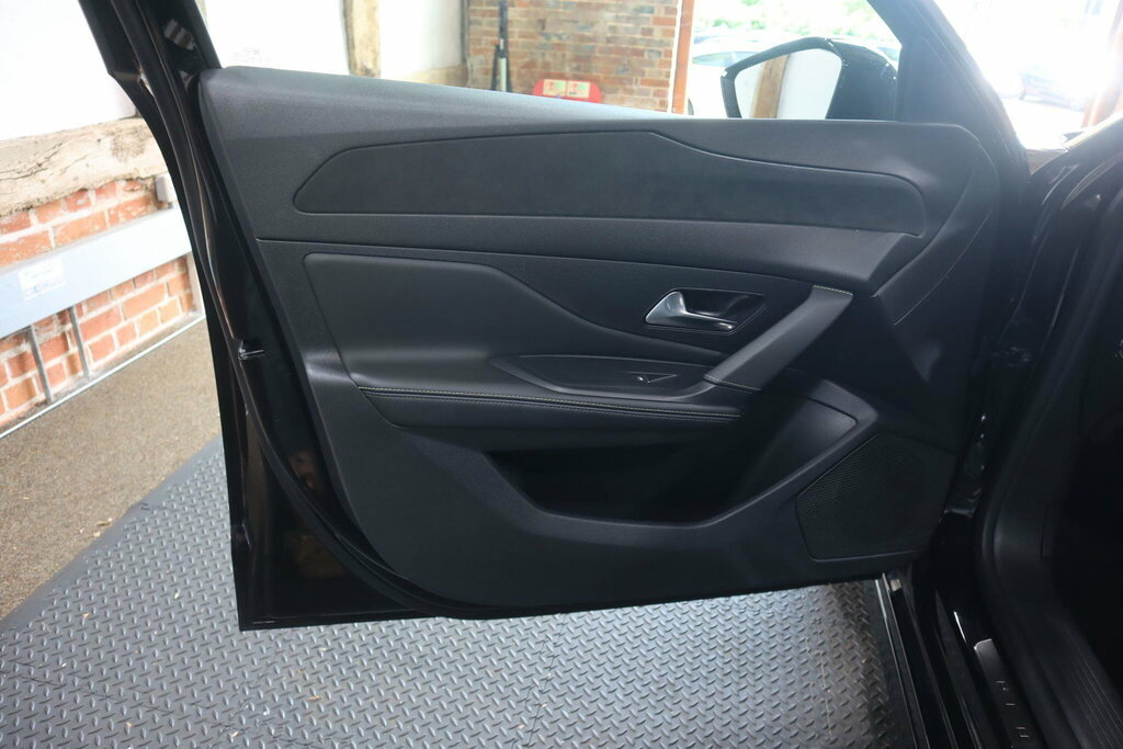 Peugeot 308 1.2 Puretech Allure Premium Eat8 - 2022 22 Red #34