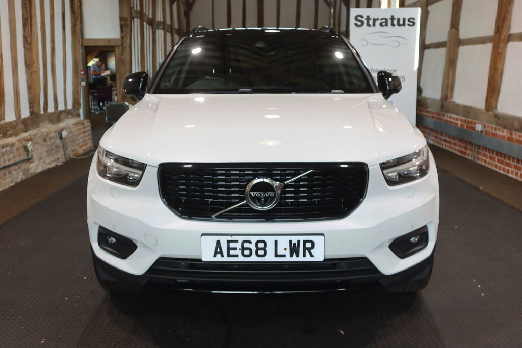 Volvo XC40 2.0 D3 R-design Pro Euro 6 S S White #2