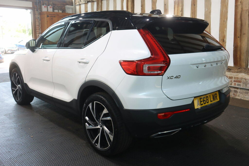 Volvo XC40 2.0 D3 R-design Pro Euro 6 S S White #4