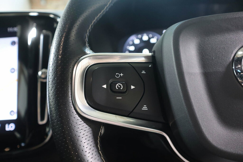 Volvo XC40 1.5 T3 R-design Suv Euro 6 Ss Grey #25
