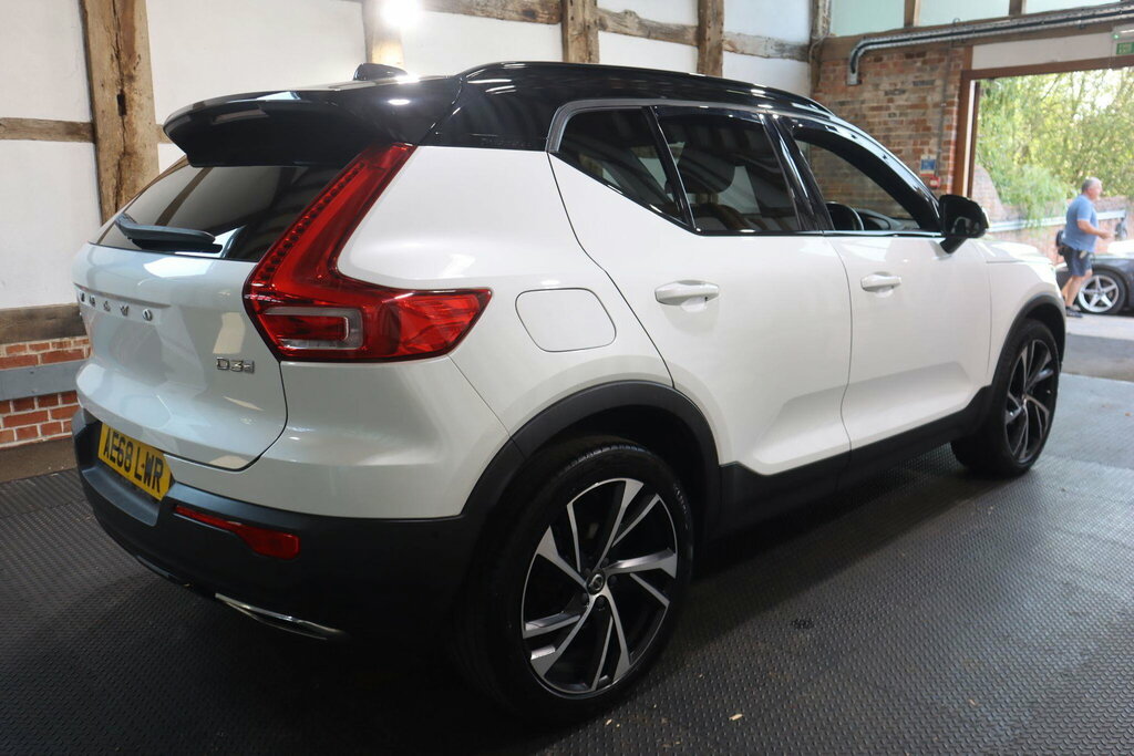 Volvo XC40 2.0 D3 R-design Pro Euro 6 S S White #6
