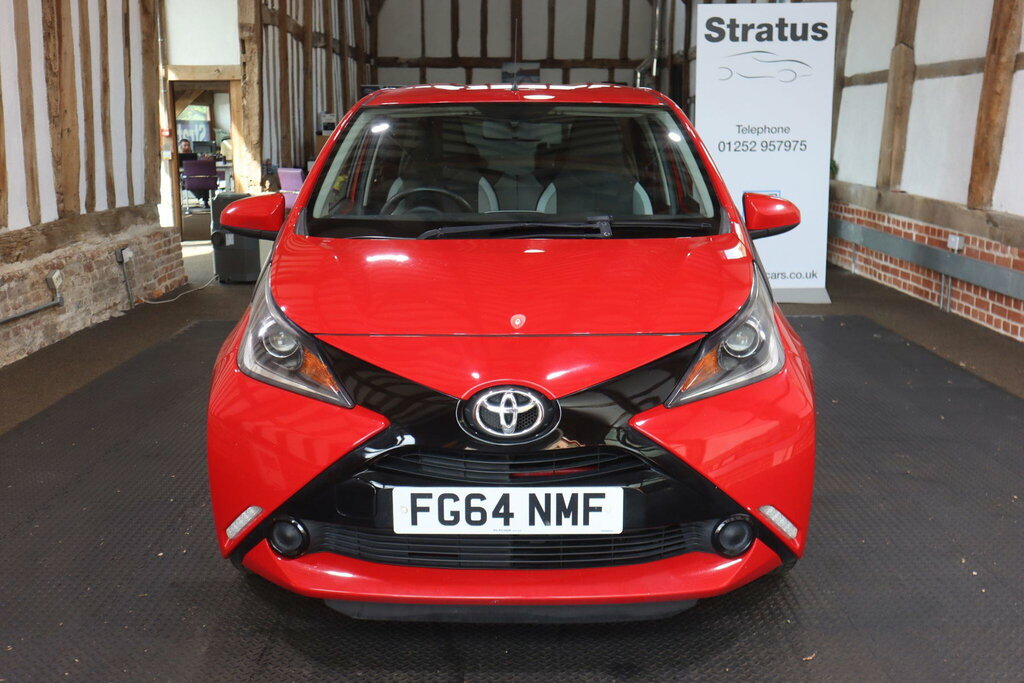 Toyota Aygo 1.0 Vvt-i X-play Euro 5 Euro 5 Red #2