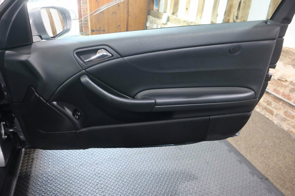Mercedes-Benz CLC Class Hatchback Black #25