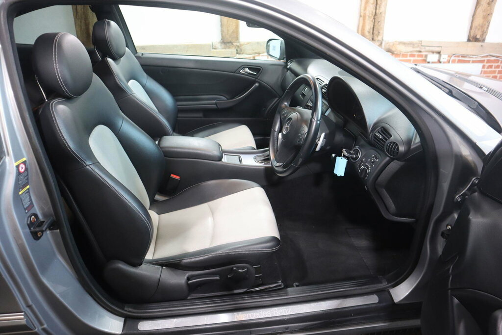 Mercedes-Benz CLC Class Hatchback Black #19