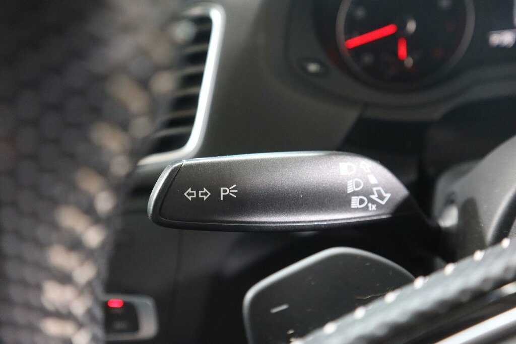 Audi Q3 2.0 Tdi Black Edition Grey #29