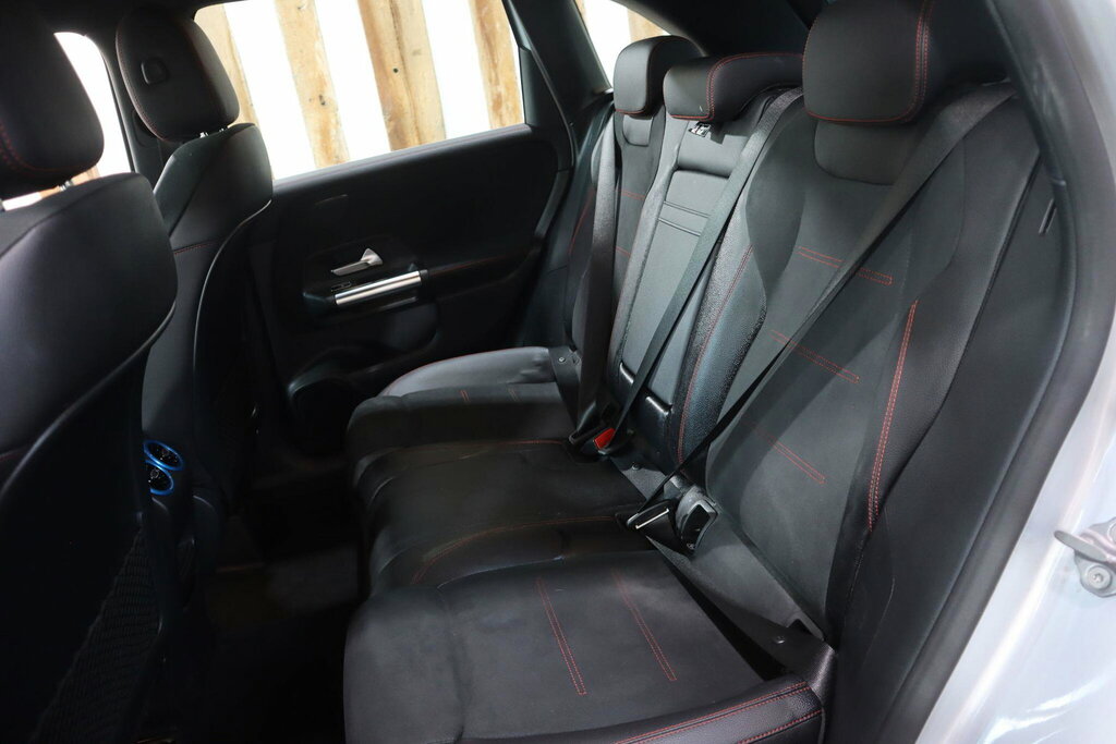 Mercedes-Benz B Class Hatchback Silver #41