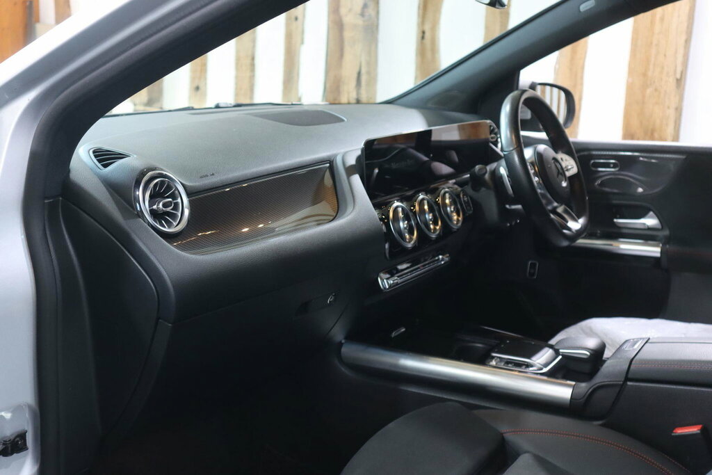 Mercedes-Benz B Class Hatchback Silver #32