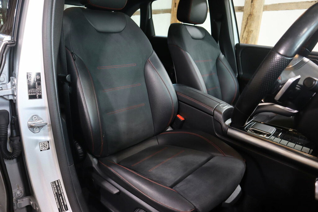 Mercedes-Benz B Class Hatchback Silver #13