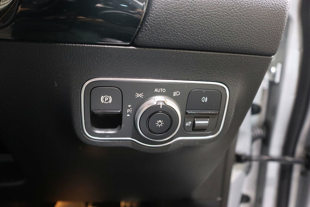 Mercedes-Benz B Class Hatchback Silver #28