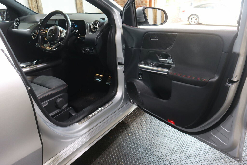 Mercedes-Benz B Class Hatchback Silver #8