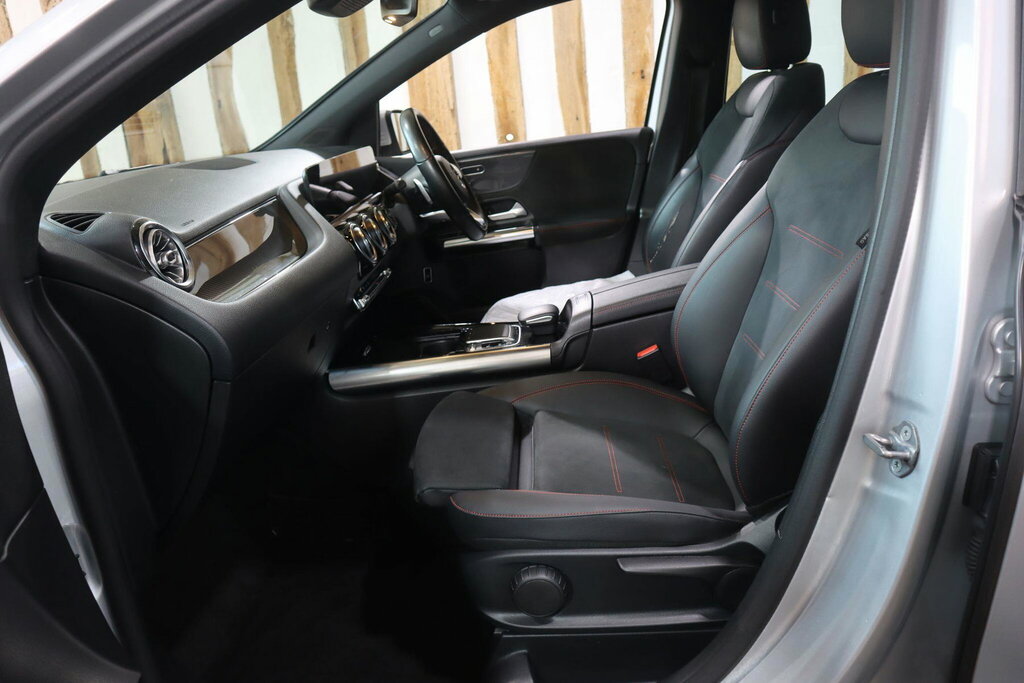 Mercedes-Benz B Class Hatchback Silver #33